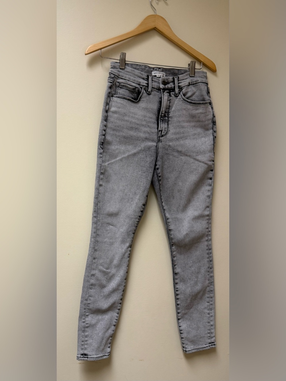 Good American Light Gray High-Rise jeans 🧿